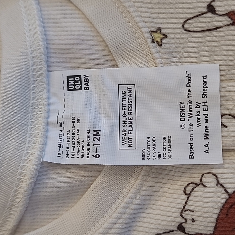 Uniqlo Winnie the Pooh Onesie 6 to 12 Months - Picture 12 of 13